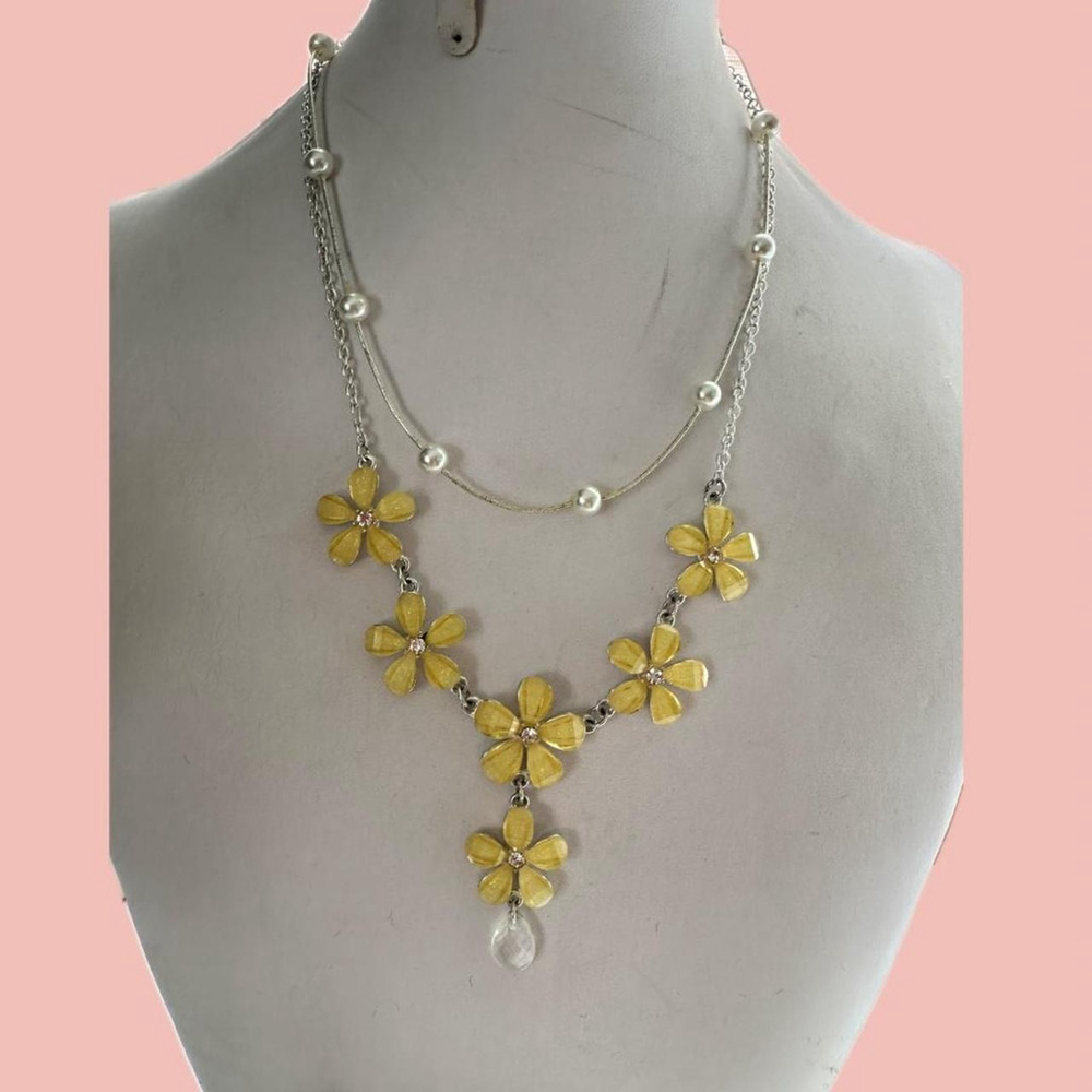 🧡 2 for 10$ Layered Yellow Daisy & Pearl Chain Necklace Duo